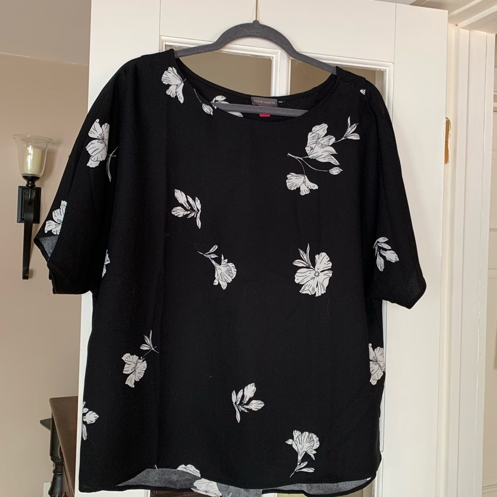 Vince Camuto top